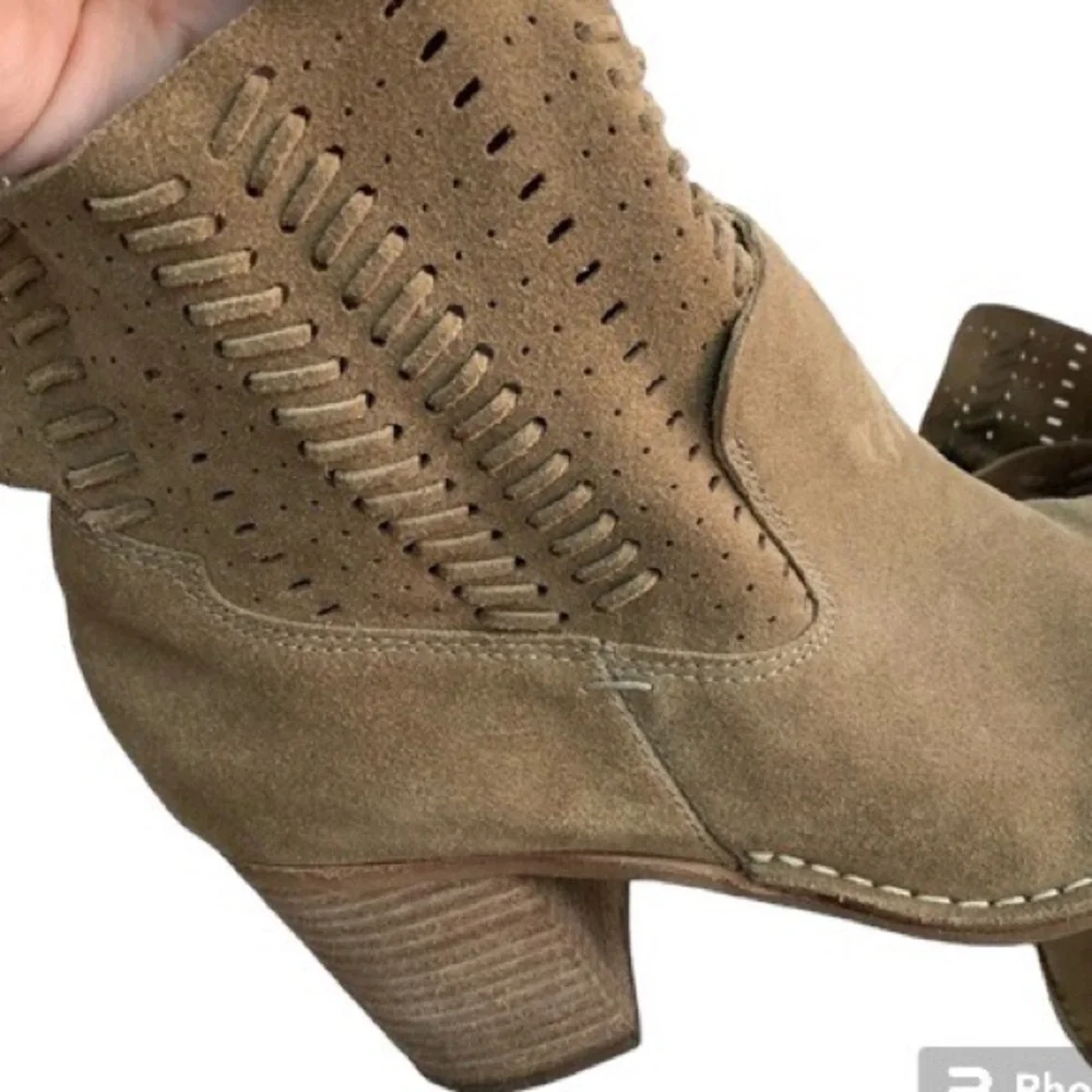 Dolce Vita Landon Booties Boots Suede Taupe size 10